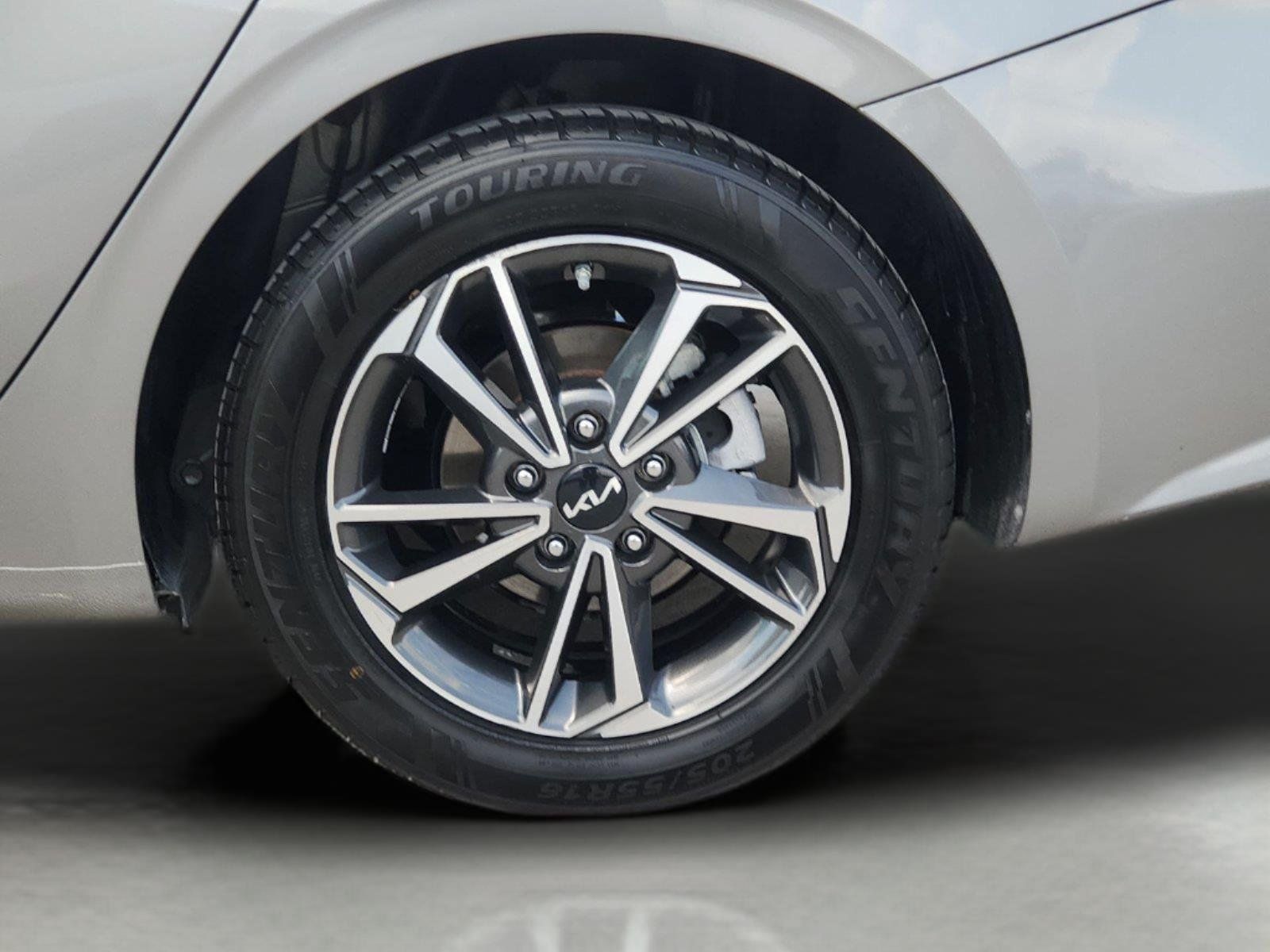 Used 2023 Kia Forte LXS FWD image 29