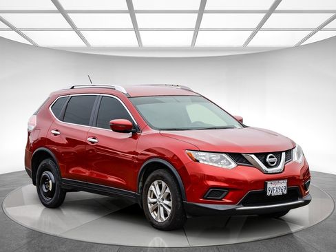 Used 2016 Nissan Rogue SV image 4