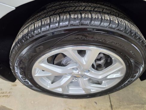 Used 2021 Chevrolet Equinox Premier w/ LPO, Floor Liner Package AWD/4WD image 11