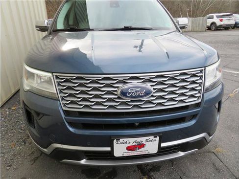 Used 2019 Ford Explorer Platinum image 38
