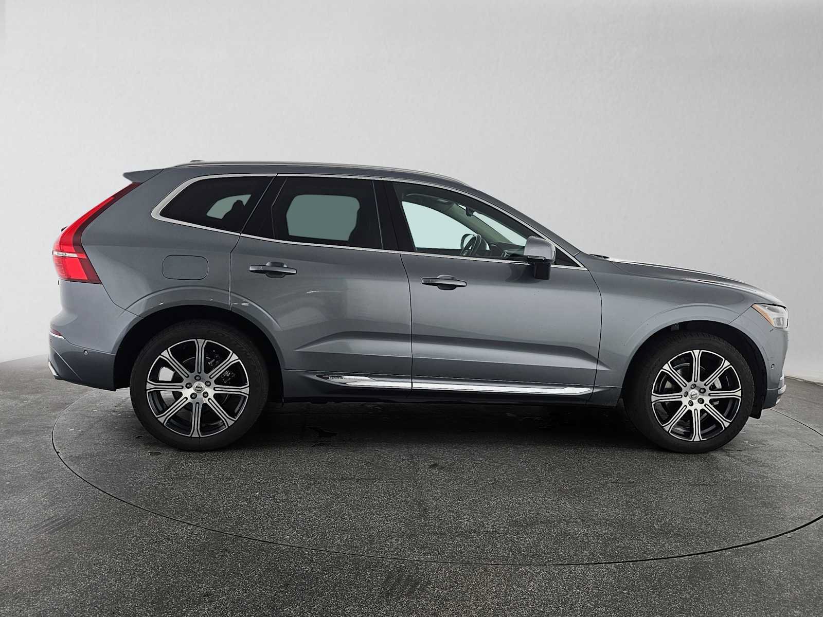 Used 2020 Volvo XC60 T5 Inscription FWD image 2