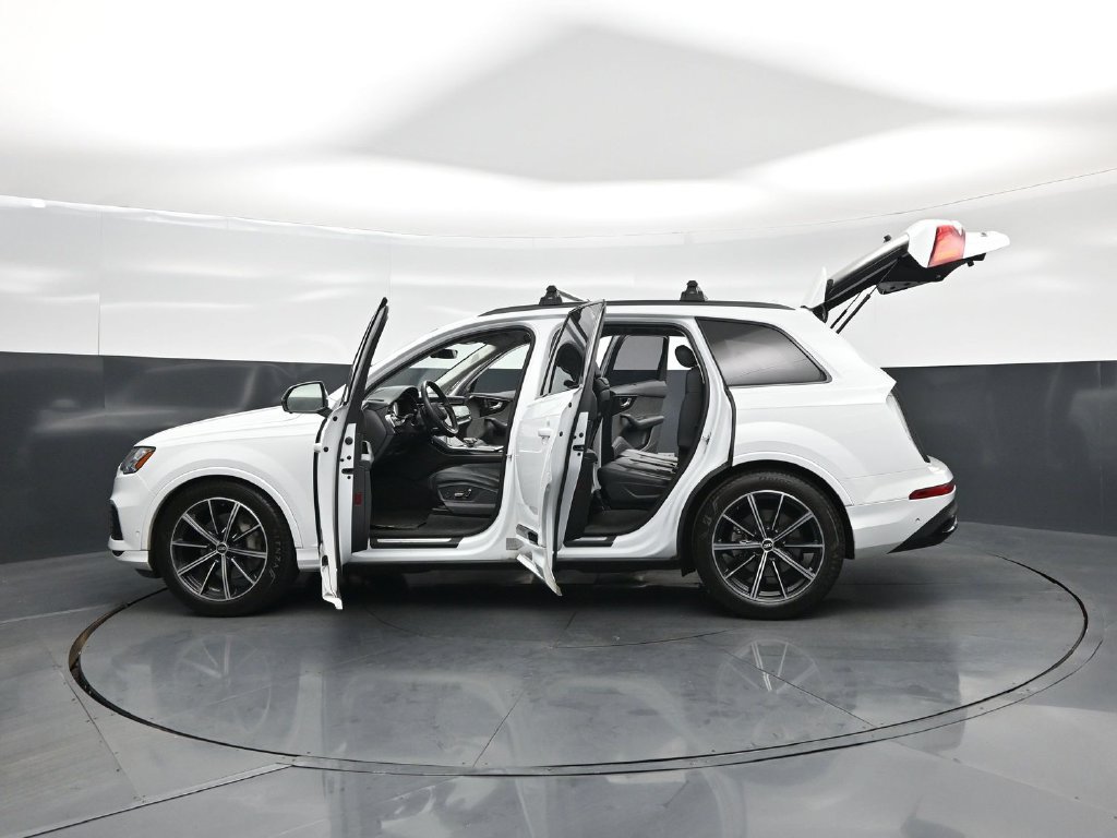 Used 2021 Audi Q7 3.0T Prestige w/ Prestige Package AWD/4WD image 30
