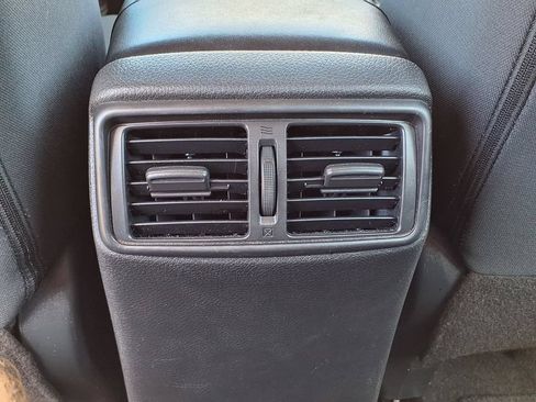 Used 2020 Nissan Rogue S FWD image 16