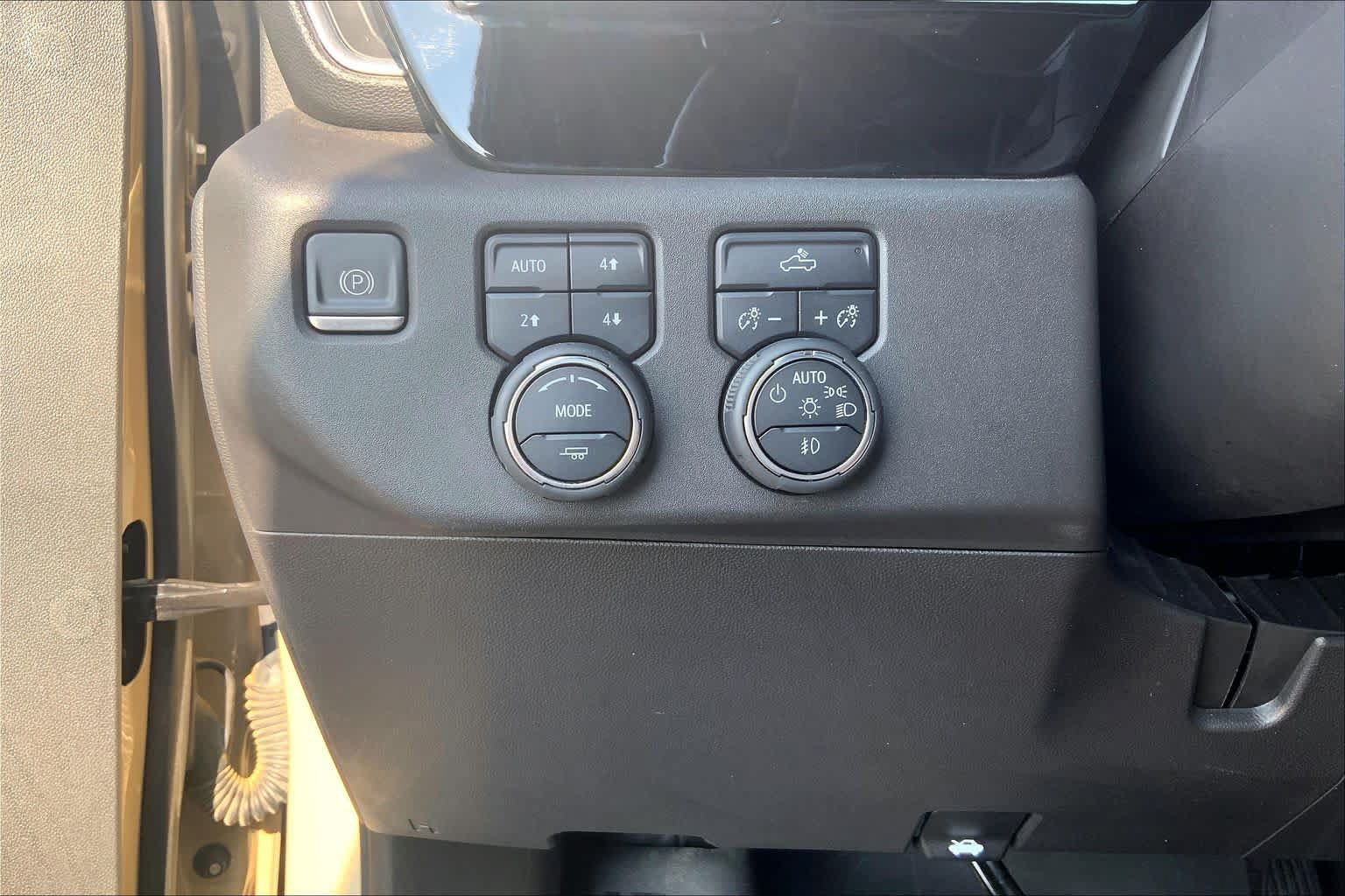 Used 2023 Chevrolet Silverado 1500 LT Trail Boss w/ Convenience Package II AWD/4WD image 36