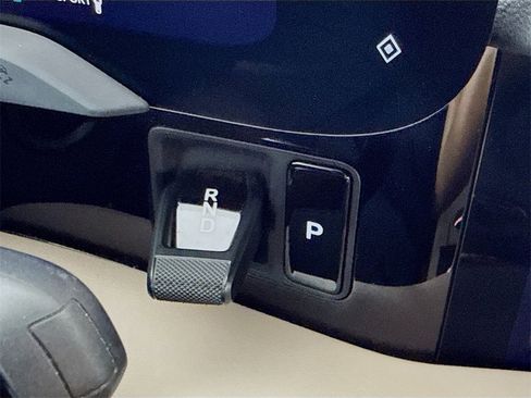 Used 2022 Porsche Taycan image 21