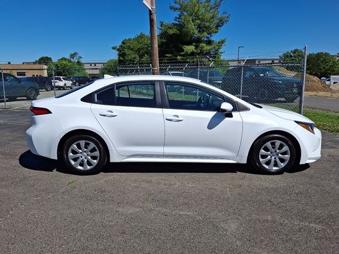Used 2025 Toyota Corolla LE FWD image 7