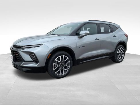 Used 2025 Chevrolet Blazer RS w/ Enhanced Convenience Package AWD/4WD image 32
