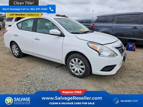 Used 2016 Nissan Versa SV image 5