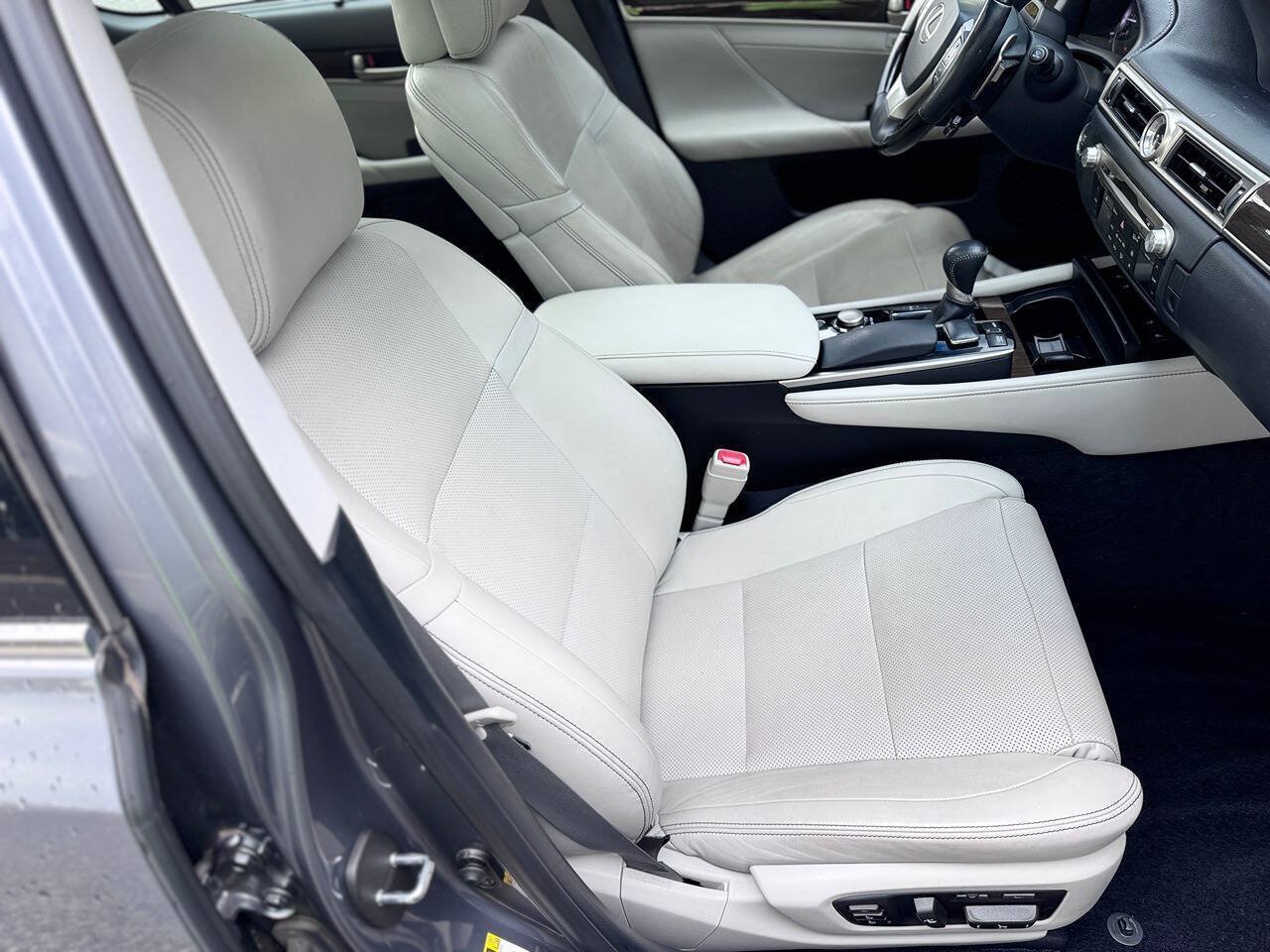 Used 2013 Lexus GS 350 AWD w/ Luxury Pkg w/Cold Weather Pkg image 19