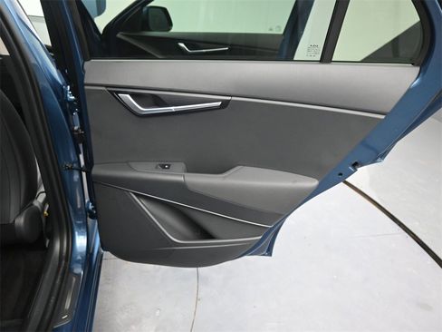 New 2026 Kia Niro SX image 21