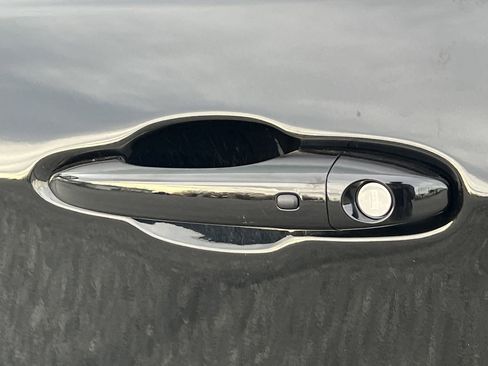 Used 2024 Jeep Compass Latitude image 38