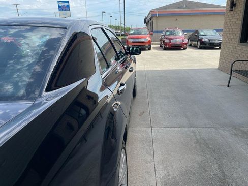 Used 2012 Chrysler 300 Limited w/ Luxury Group RWD image 10
