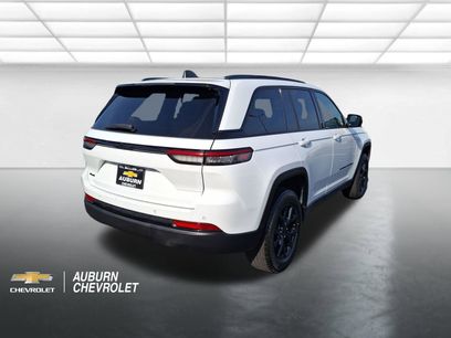 Used 2024 Jeep Grand Cherokee Altitude
