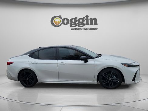 Used 2025 Toyota Camry XSE image 5