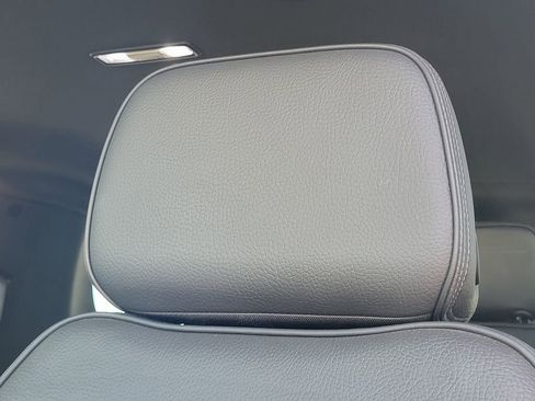 Used 2022 GMC Yukon XL Denali image 13