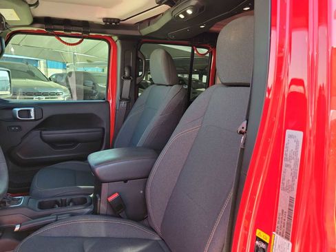 Used 2024 Jeep Gladiator Sport image 11