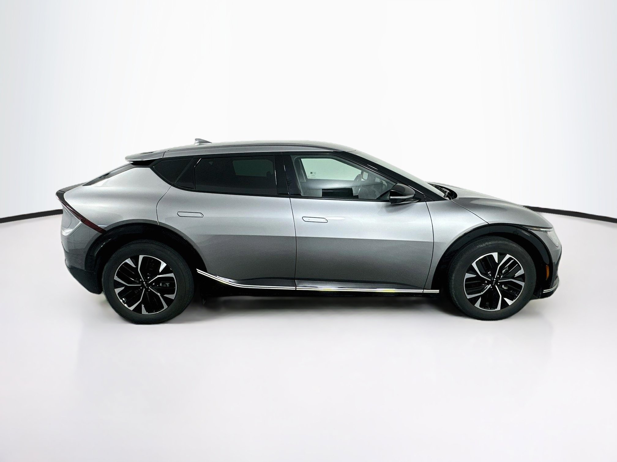 Used 2024 Kia EV6 Wind RWD image 10