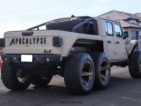 Used 2023 Jeep Gladiator Sport image 8