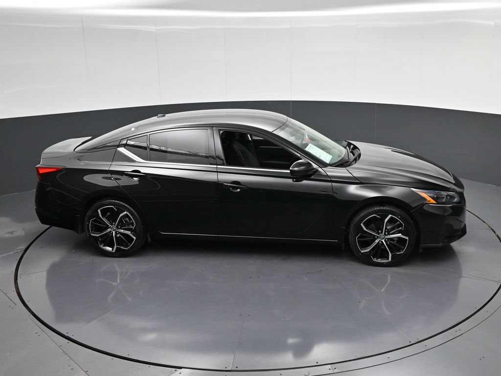 Used 2024 Nissan Altima 2.5 SR FWD image 22