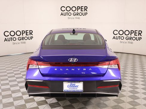 Certified 2025 Hyundai Elantra SEL image 23
