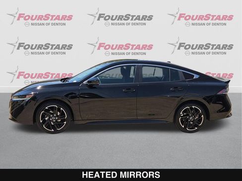 New 2027 Nissan Sentra SR w/ Floor Mat Package FWD image 8