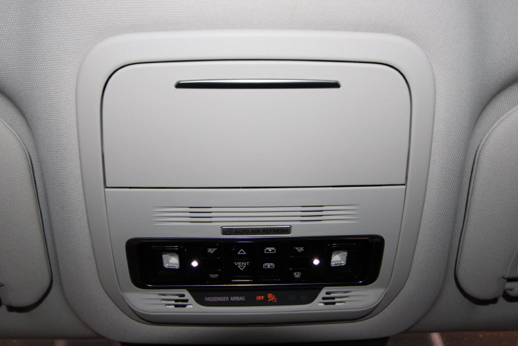 Used 2025 Lincoln Nautilus Reserve AWD/4WD image 23