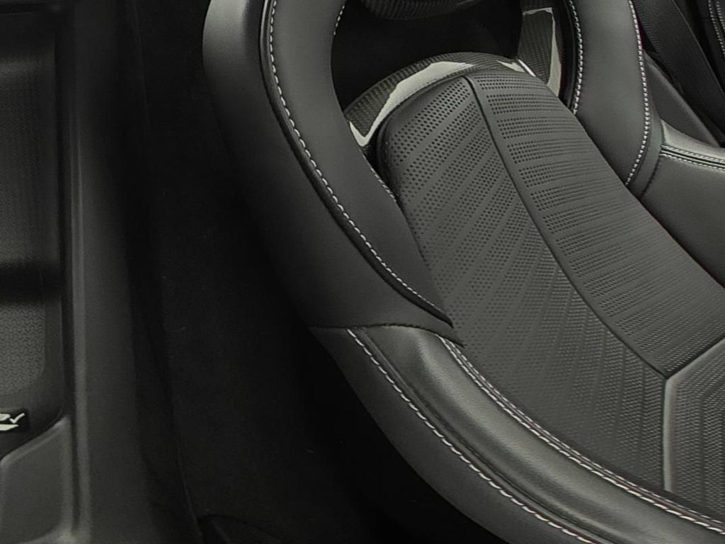 Used 2022 Chevrolet Corvette Stingray Premium Conv w/ Z51 Performance Package RWD image 14