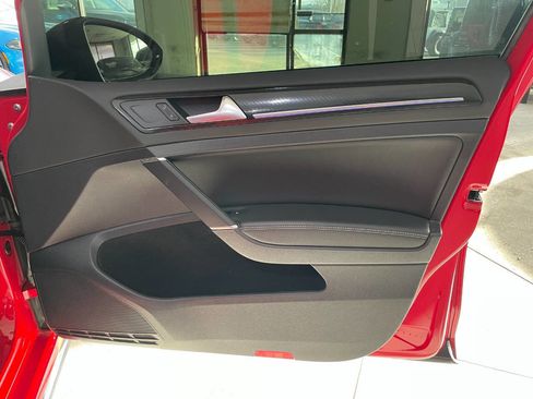 Used 2019 Volkswagen Golf R 4-Door image 27