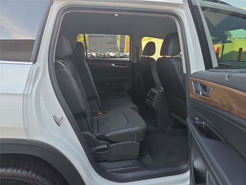 New 2026 Volkswagen Atlas SE image 30