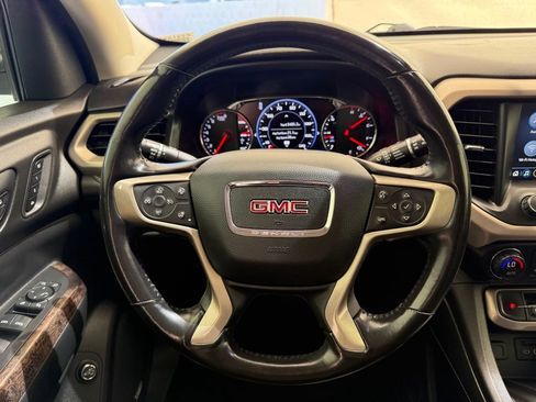 Used 2021 GMC Acadia Denali w/ Denali Technology Package FWD image 24