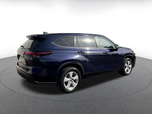 Used 2025 Toyota Highlander LE image 15