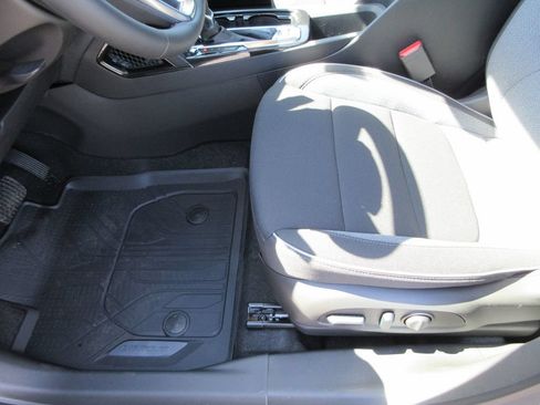 New 2026 Chevrolet TrailBlazer LT w/ Convenience Package FWD image 21