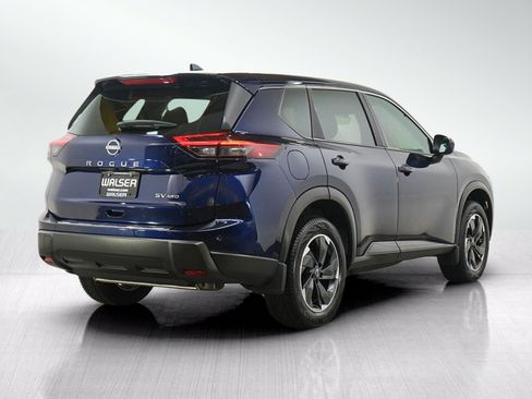 Used 2024 Nissan Rogue SV AWD/4WD image 5