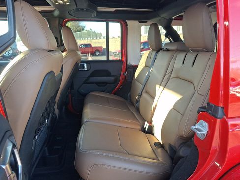 Used 2023 Jeep Wrangler Unlimited Rubicon 4xe w/ Steel Bumper Group image 10