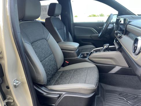 Used 2024 Chevrolet Colorado ZR2 w/ Safety Package AWD/4WD image 18