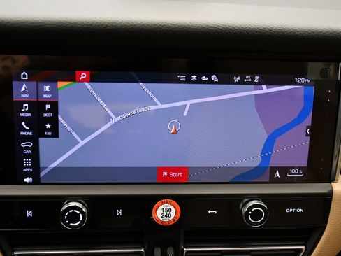 Certified 2026 Porsche Macan AWD/4WD image 30