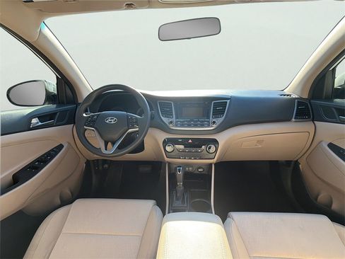 Used 2018 Hyundai Tucson SE image 11