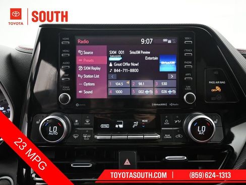 Used 2021 Toyota Highlander XSE AWD/4WD image 16