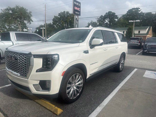 Used 2022 GMC Yukon XL Denali w/ Denali Premium Package RWD image 1