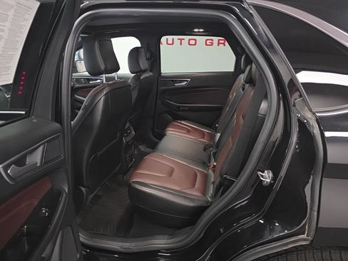 Used 2020 Ford Edge Titanium w/ Equipment Group 301A AWD/4WD image 24