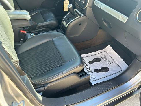 Used 2014 Jeep Compass Latitude image 12