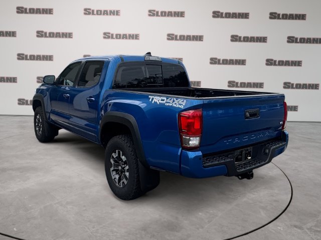 Used 2017 Toyota Tacoma TRD Off-Road w/ Premium & Technology Package AWD/4WD image 3