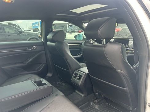 Used 2019 Honda Accord Sport image 4