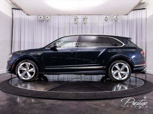 Used 2023 Bentley Bentayga Extended Wheelbase AWD/4WD image 6