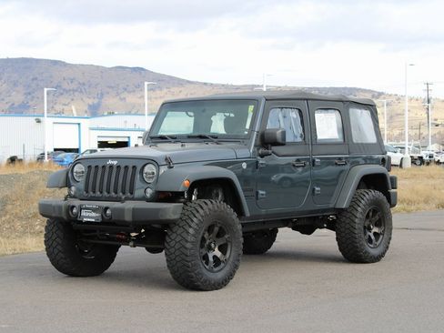 Used 2016 Jeep Wrangler Unlimited Sport image 8
