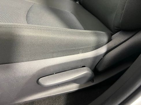 Used 2025 Toyota RAV4 LE image 21