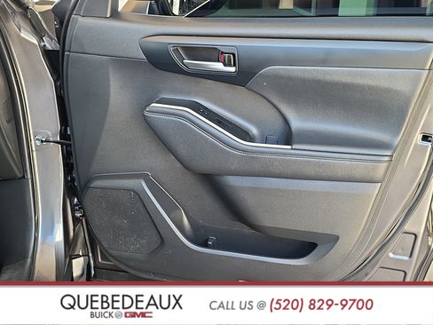 Used 2021 Toyota Highlander XSE FWD image 27