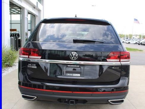 Used 2023 Volkswagen Atlas SE w/ Panoramic Sunroof Package AWD/4WD image 7