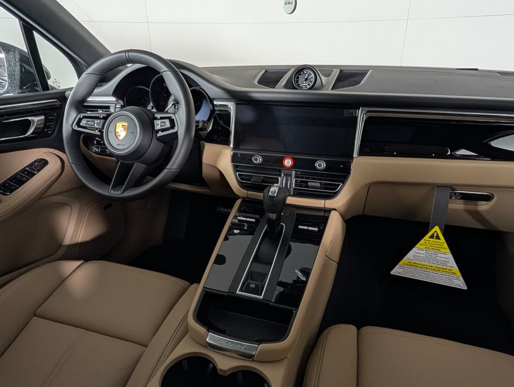 Certified 2026 Porsche Macan AWD/4WD image 22