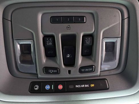 Used 2021 Chevrolet Silverado 2500 LTZ w/ LTZ Plus Package AWD/4WD image 27